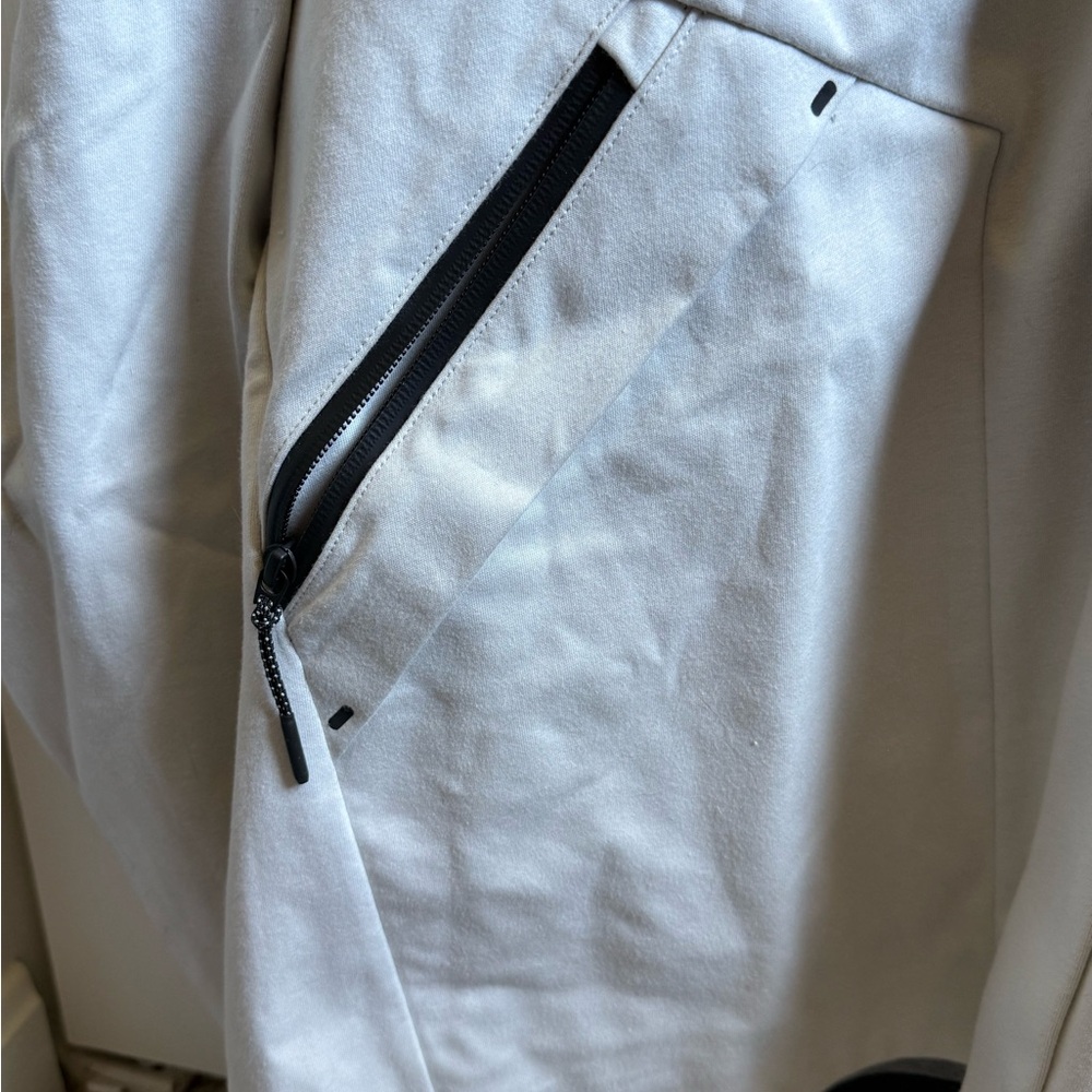 Men's Brand New Nike Tech Fleece Repel Windrunner Jacket - Picture 2 of 6